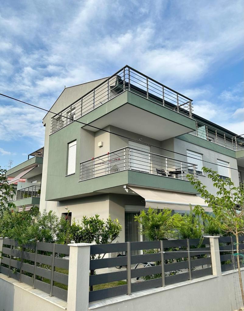 ניקיטי Blue Fish Luxury Villa מראה חיצוני תמונה